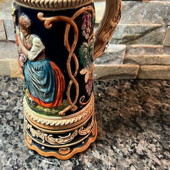 German beer stein with musical wind up - Picture 8 of 10